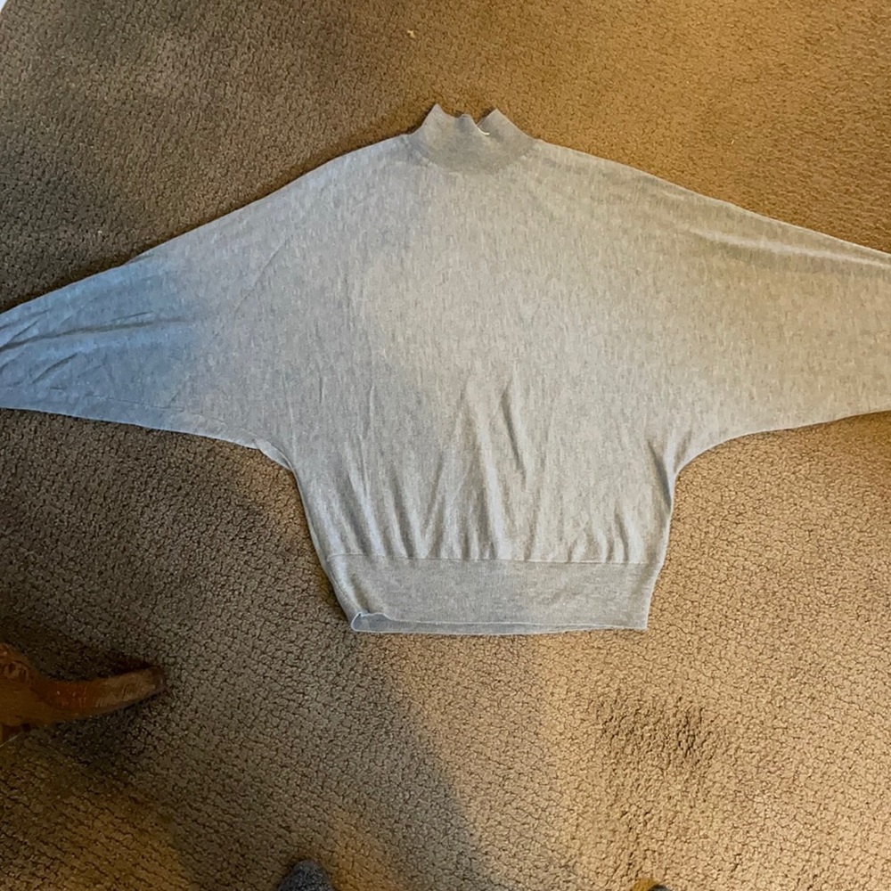 Women’s lightweight sweater